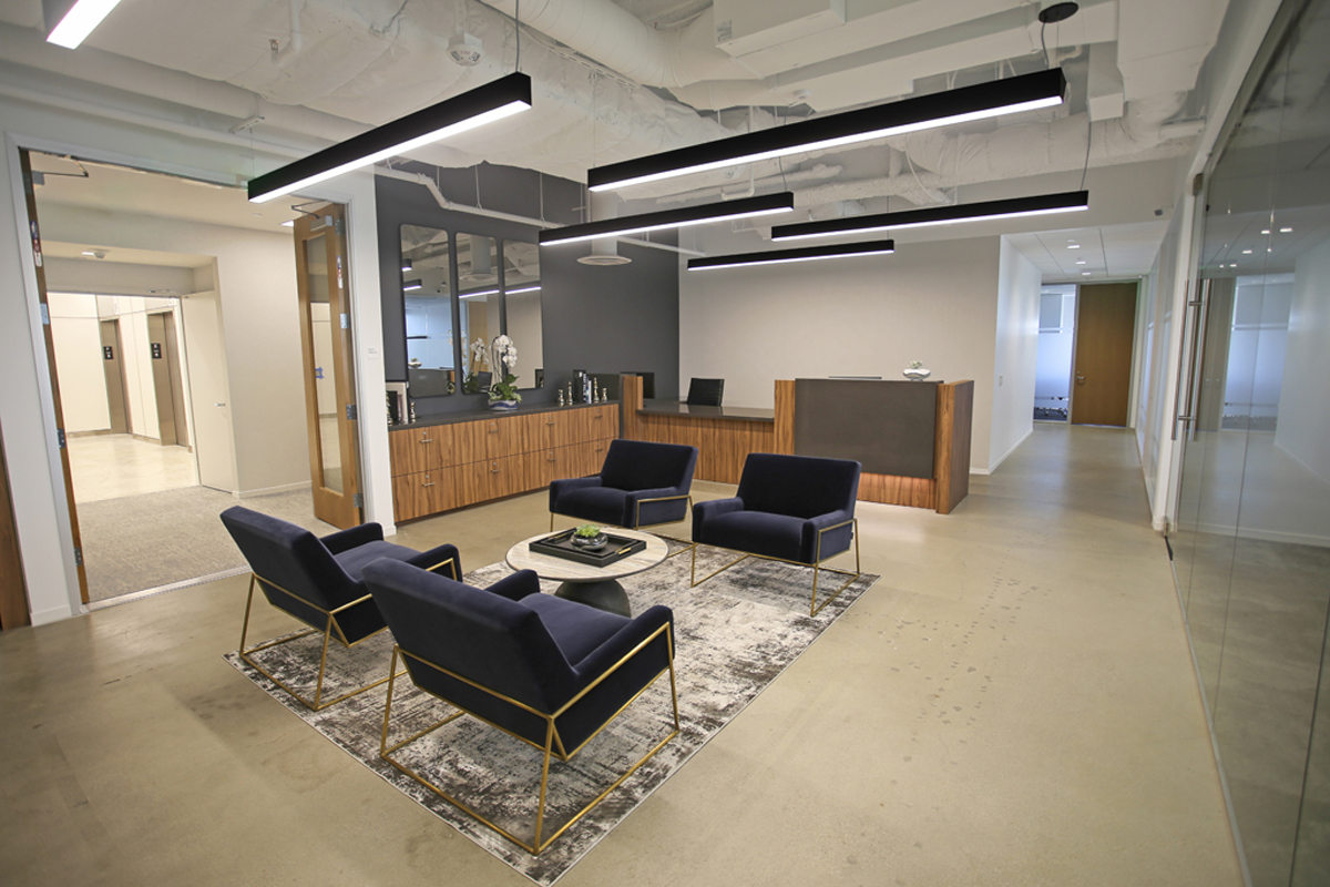 2121 Avenue of The Stars, Suite 800 Office Images