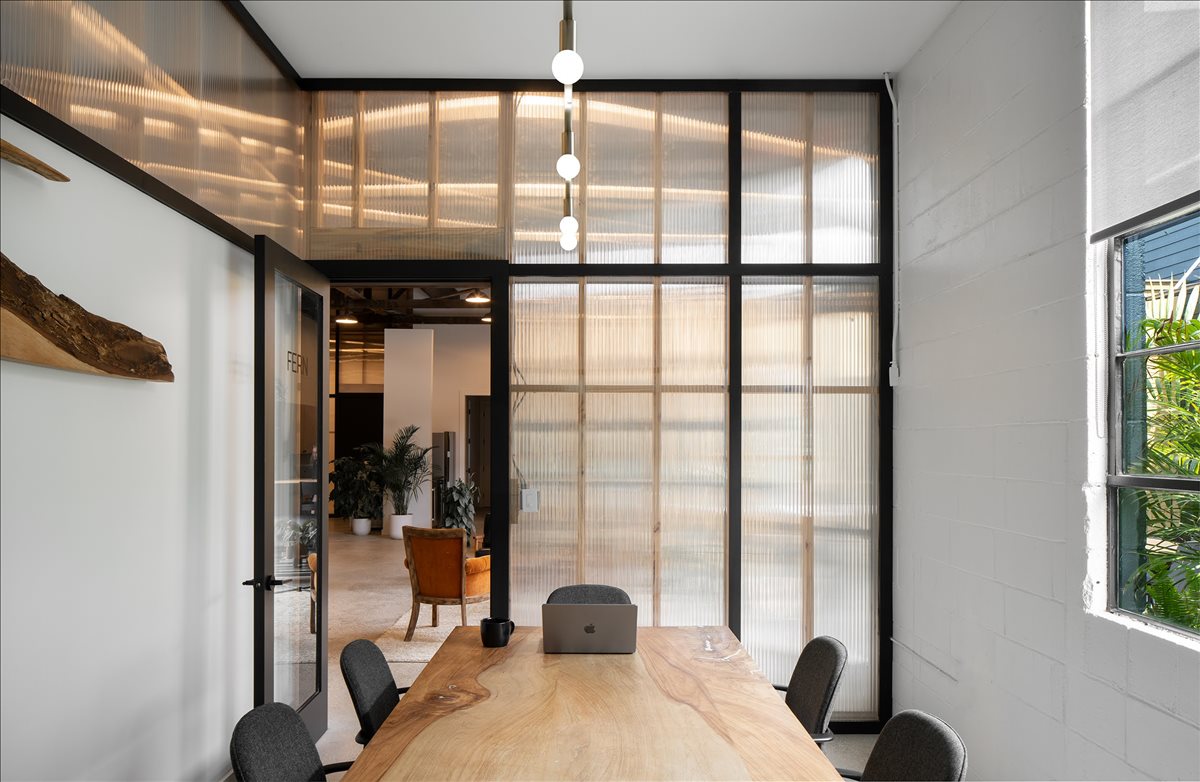 4157 St Louis Street Office Images