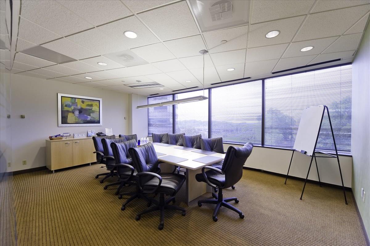 8300 Boone Blvd, Tysons Office Images