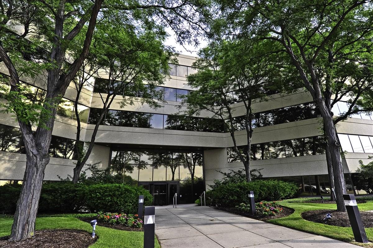 One Northbrook Place available for companies in Northbrook