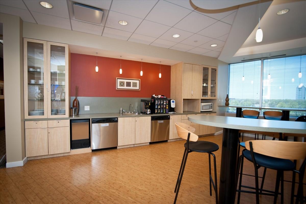 Oak Brook Pointe, 700 Commerce Dr Office Space - Oak Brook